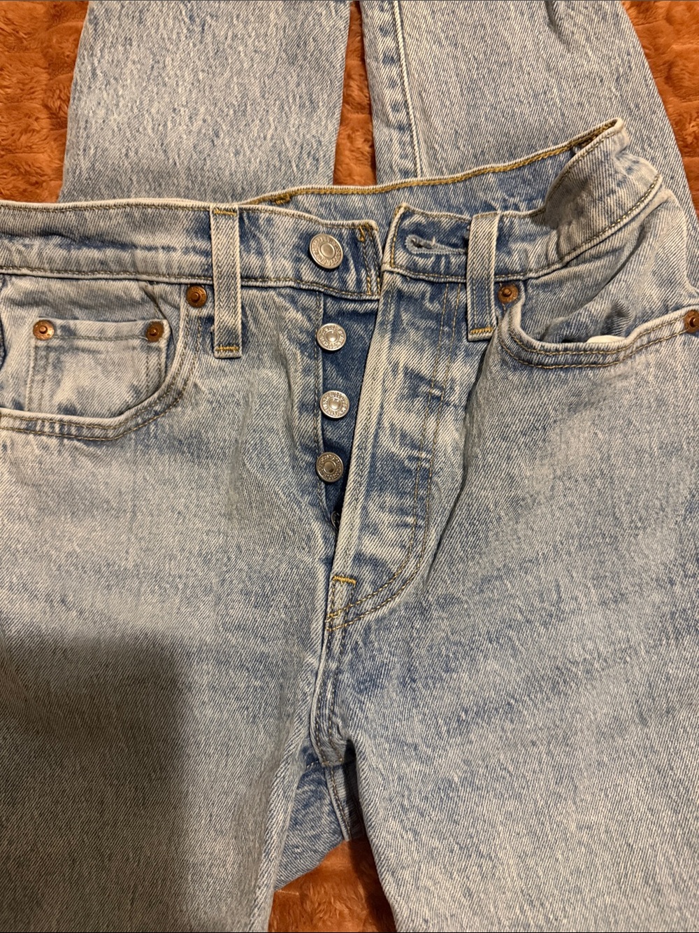 Levi's Light Blue Straight Leg Women's Jeans - Picture 2 of 4